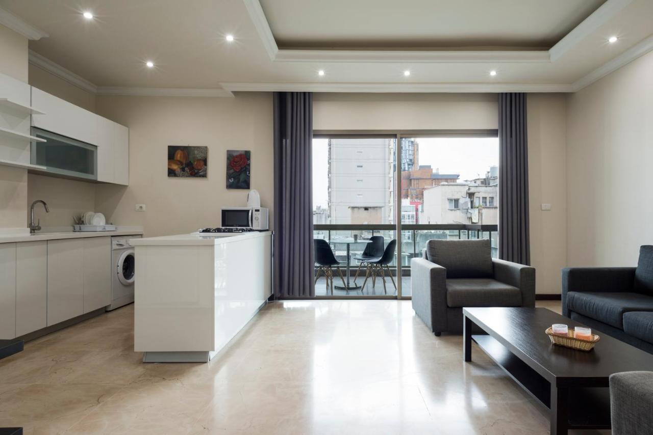 Apartment M-77 *