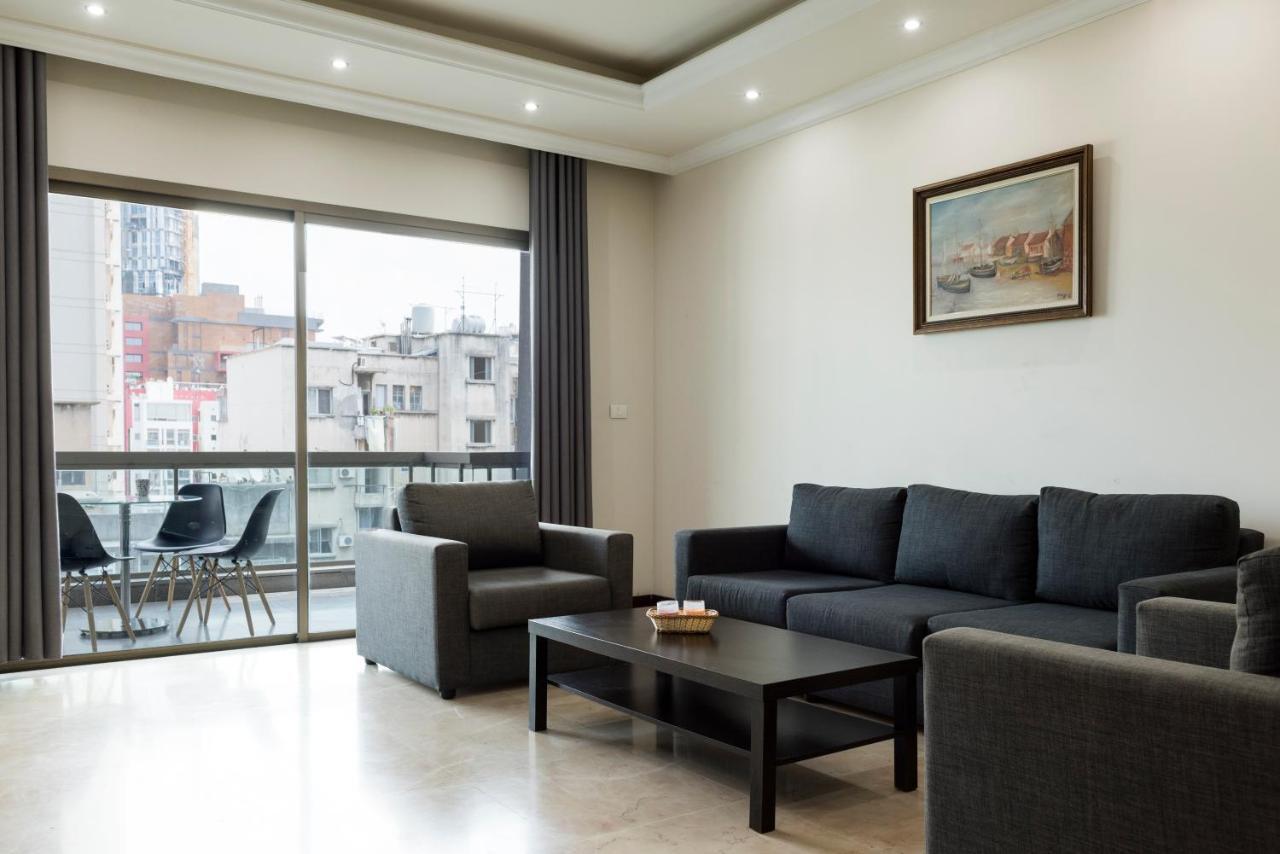 Apartment M-77 *