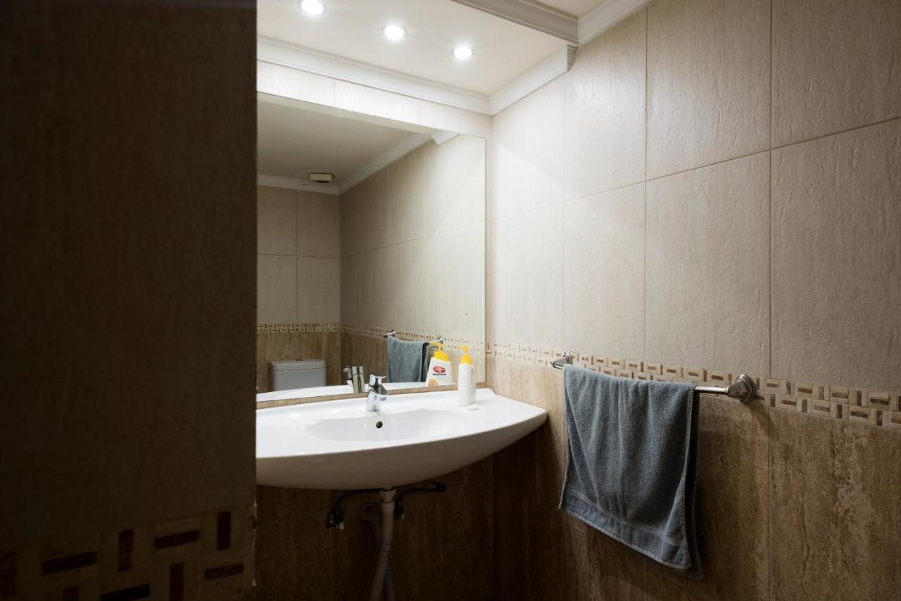 M-77 Apartment *
