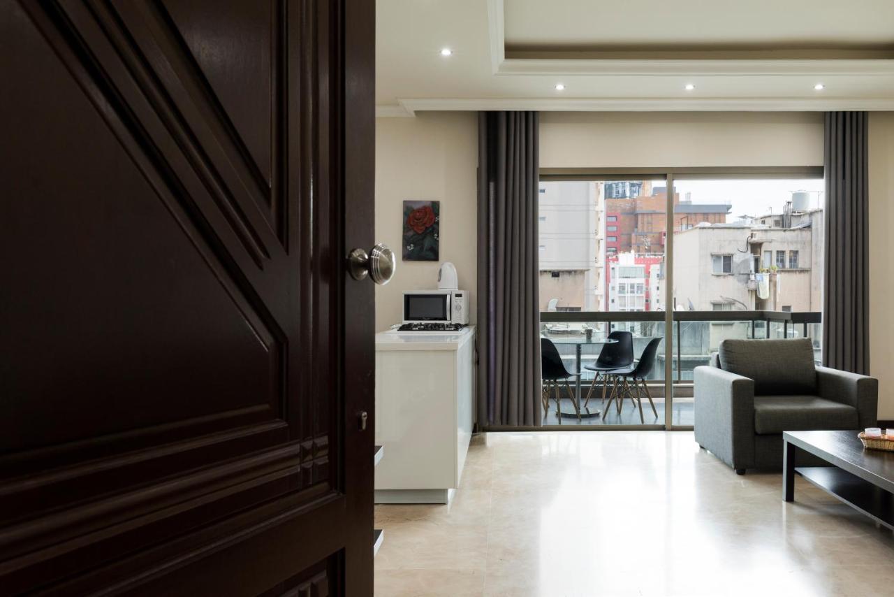 Apartment M-77 *